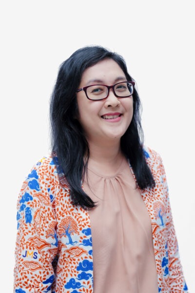 Ms. Sekar Wratsari (Karin)